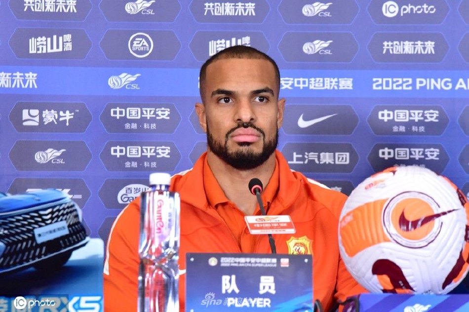 武汉长江赛前新闻发布会 主教练李金羽携队员福布斯出席（长江国际李金伟）