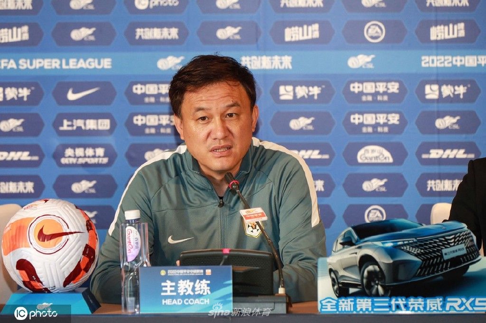 山东泰山赛前新闻发布会 主教练郝伟携队员陈蒲出席（山东泰山主帅郝伟）