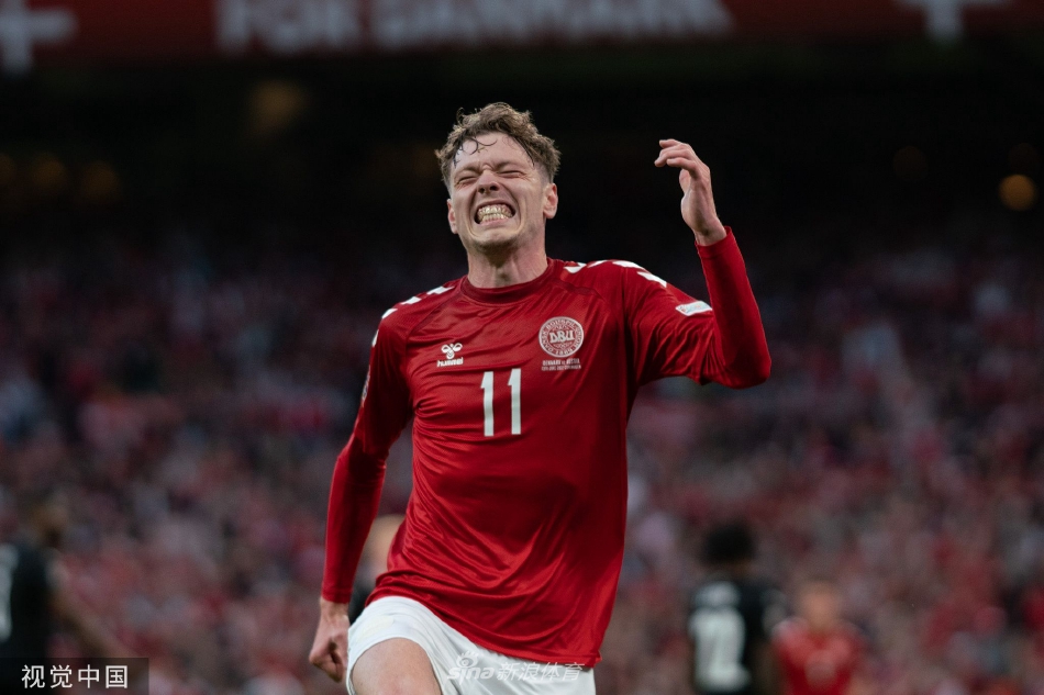 [欧国联]丹麦2-0奥地利获小组头名（丹麦队对奥地利）