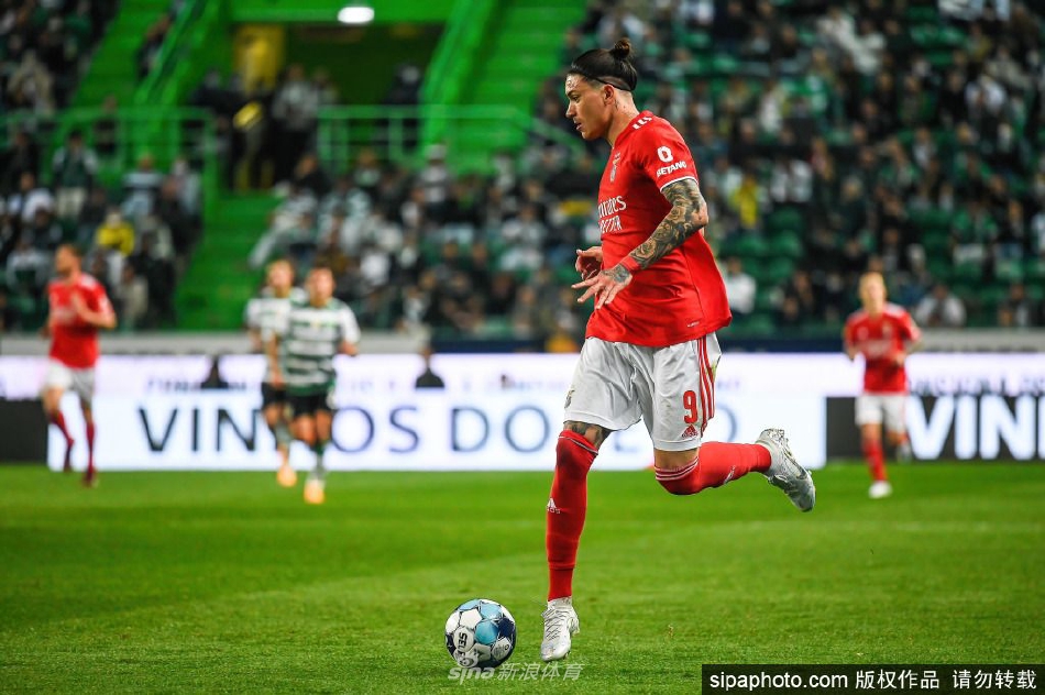 努涅斯将加盟利物浦 转会费7500万欧+2500万浮动