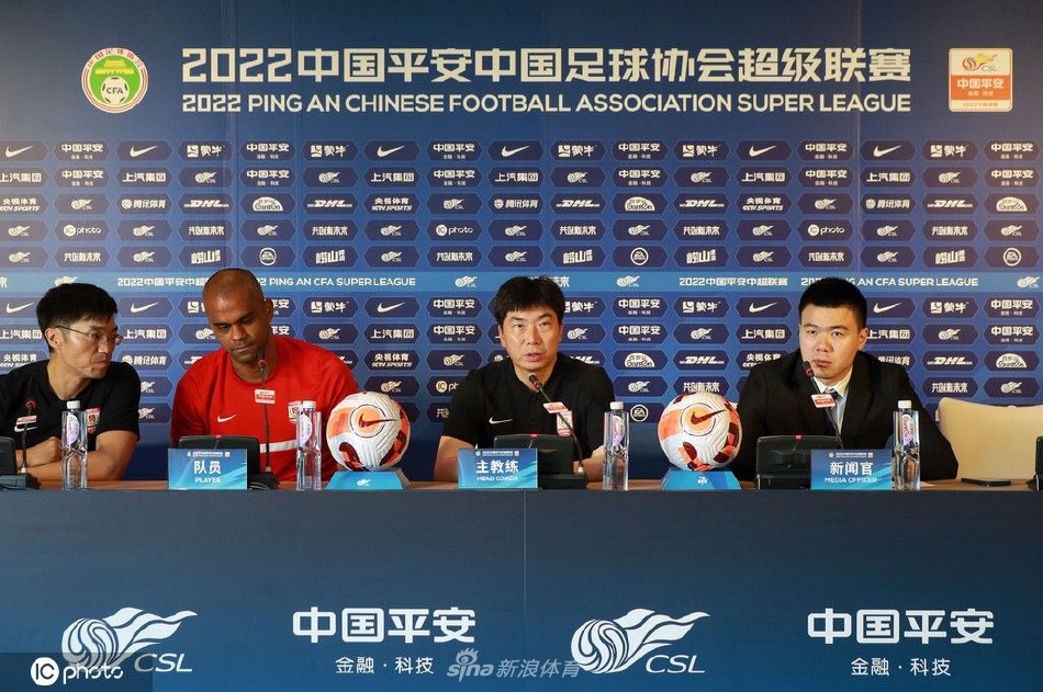 长春亚泰赛前新闻发布会 主教练陈洋携队员儒尼奥尔出席（长春亚泰主教练陈洋简介）