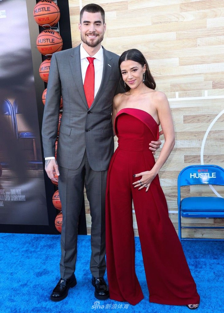 埃尔南戈麦斯携妻子亮相电影首映礼（埃尔南戈麦斯有潜力吗）