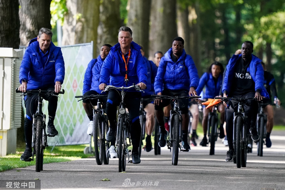 荷兰队训练备战（荷兰队训练备战视频）