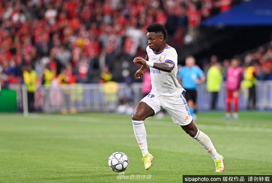 维尼修斯登顶欧冠过人榜