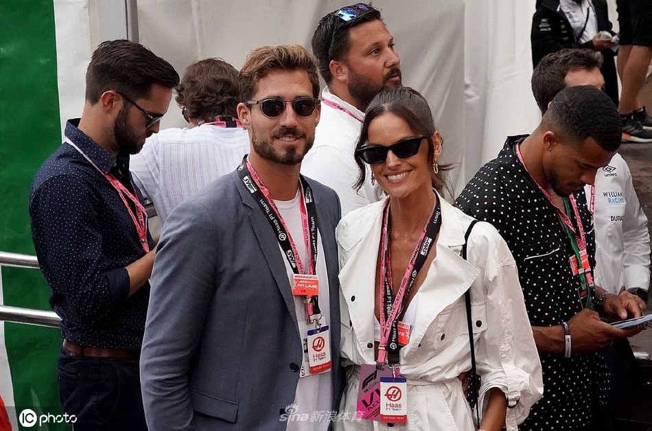 特拉普携超模女友现身观战F1摩纳哥大奖赛（特拉普未婚妻）