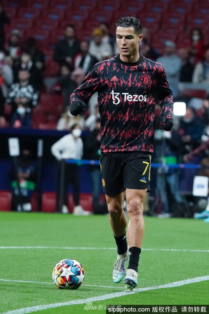 C罗一月向曼联明确表示 若朗尼克成正式主帅自己将离队（c罗当曼联队长）