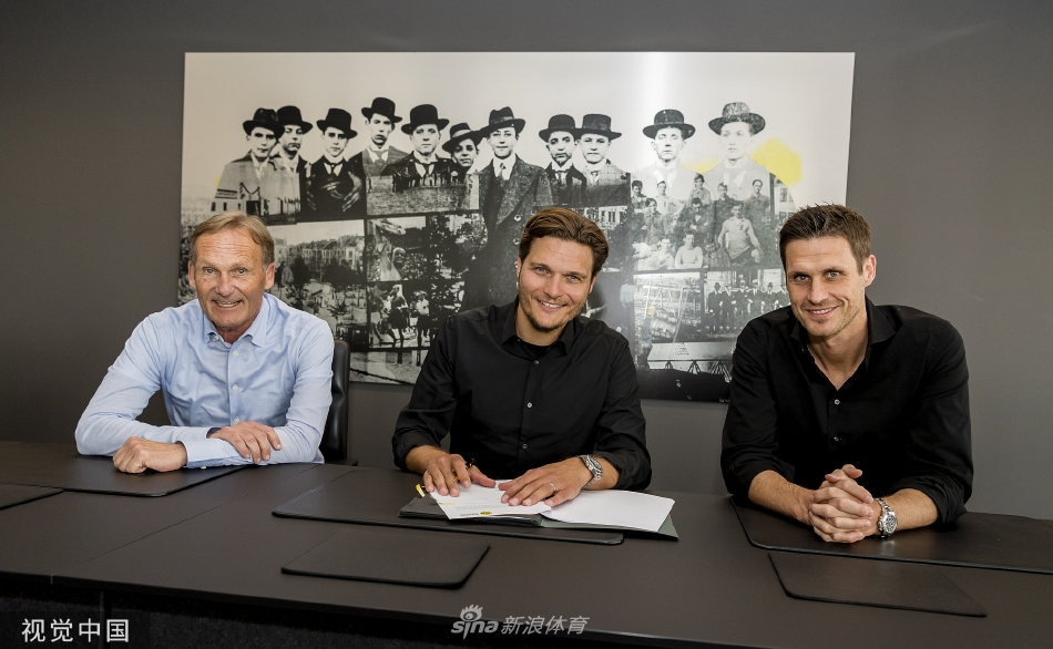 多特新帅泰尔齐奇正式签约到2025年