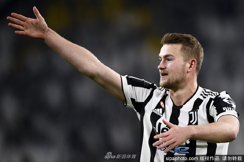 尤文将与德里赫特续签2年合同 提供含奖金1200万欧年薪（尤文后卫德里赫特）