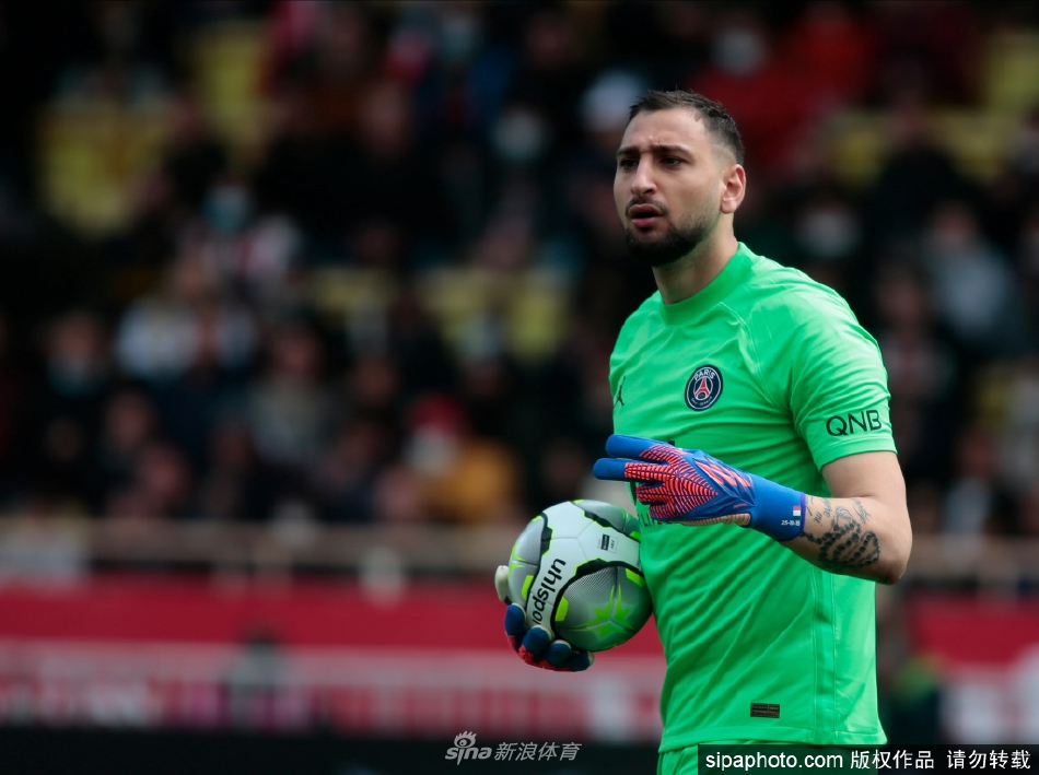 多纳鲁马当选法甲赛季最佳门将 16次出场丢17球5次零封（多纳鲁马门将排名多少）
