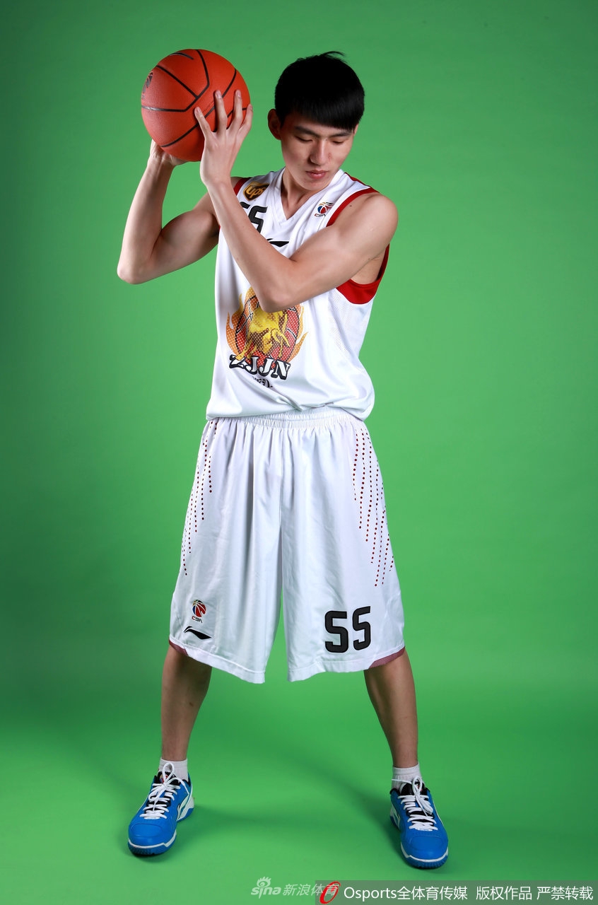 回顾CBA常规赛MVP吴前青涩照（回顾cba常规赛mvp吴前青涩照片）