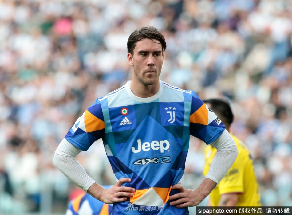 弗拉霍维奇本赛季出场超3000分钟 意甲前锋中仅次于若昂-佩德罗（弗拉霍维奇 转会）