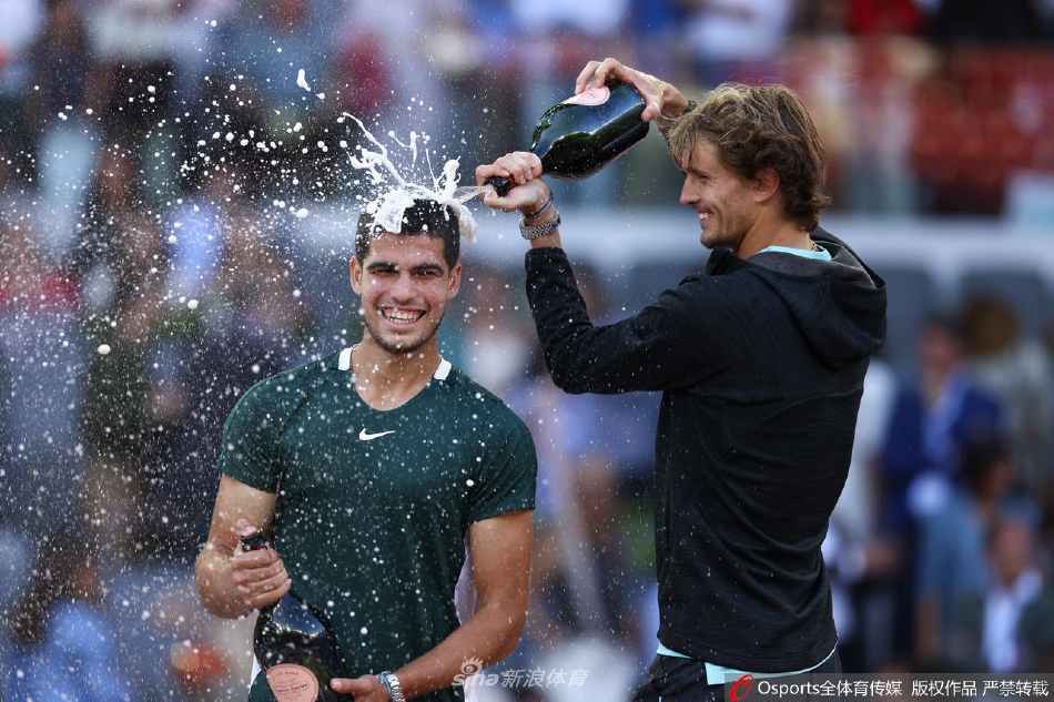 [ATP马德里大师赛]阿尔卡拉斯2：0胜A·兹维列夫