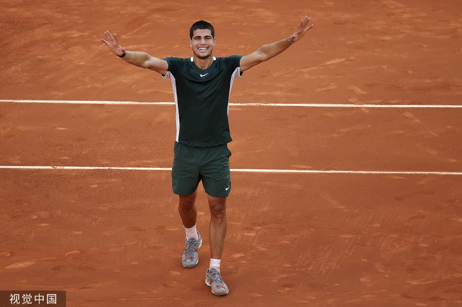 马德里赛德约不敌阿尔卡拉斯（马德里大师赛 德约）