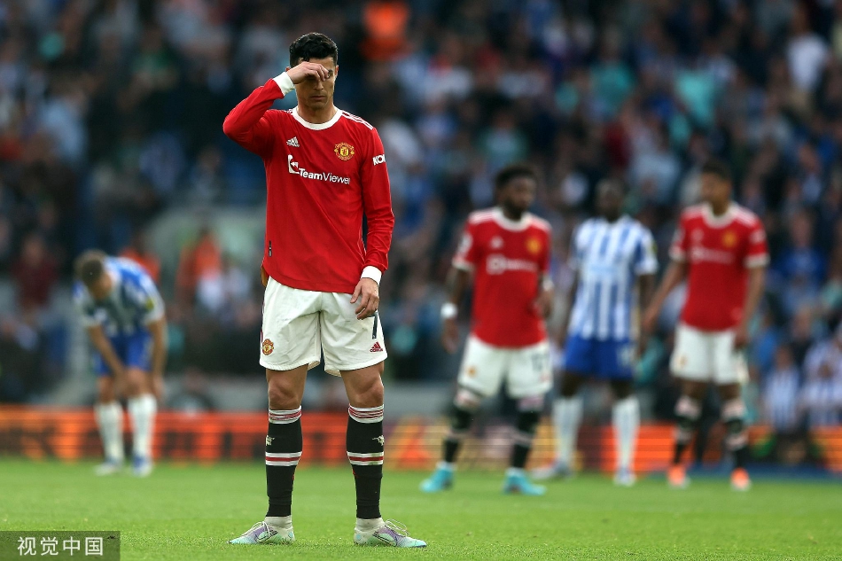 [英超]曼联0-4惨败无缘前四（曼联0比4）