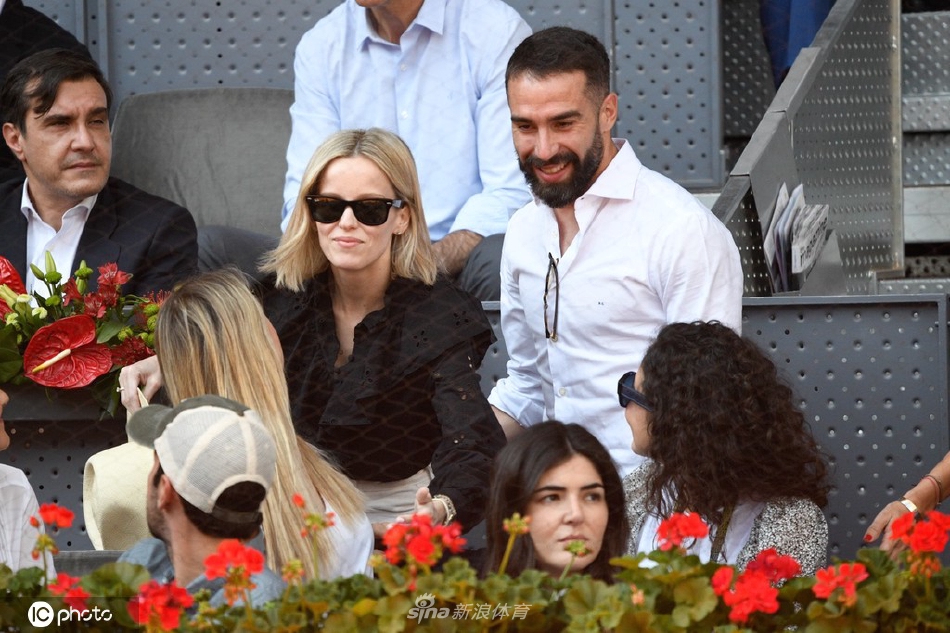 卡瓦哈尔携爱妻观战ATP（卡瓦哈尔复出）