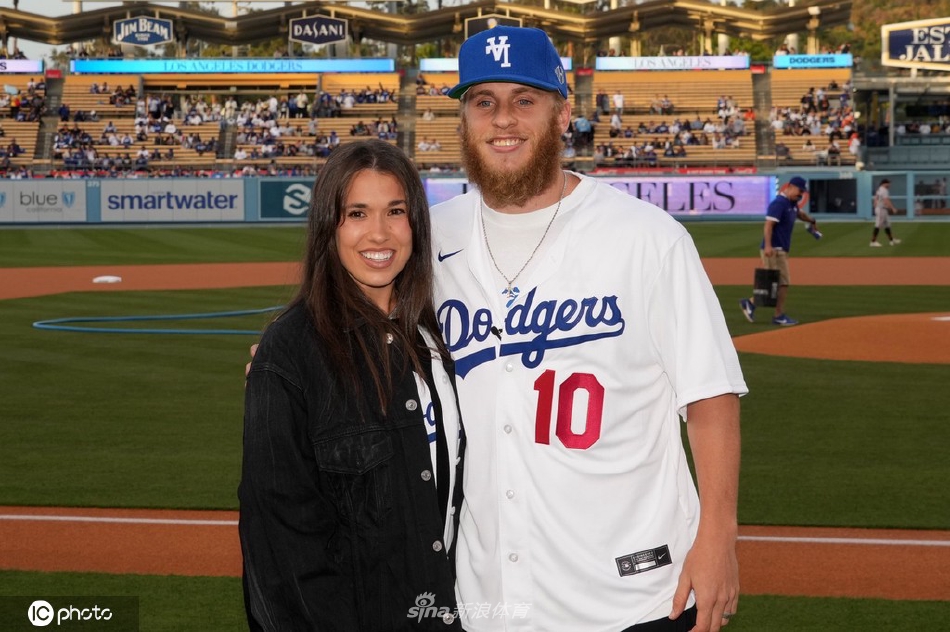 库珀-库普爱妻现身观战（库珀是谁）