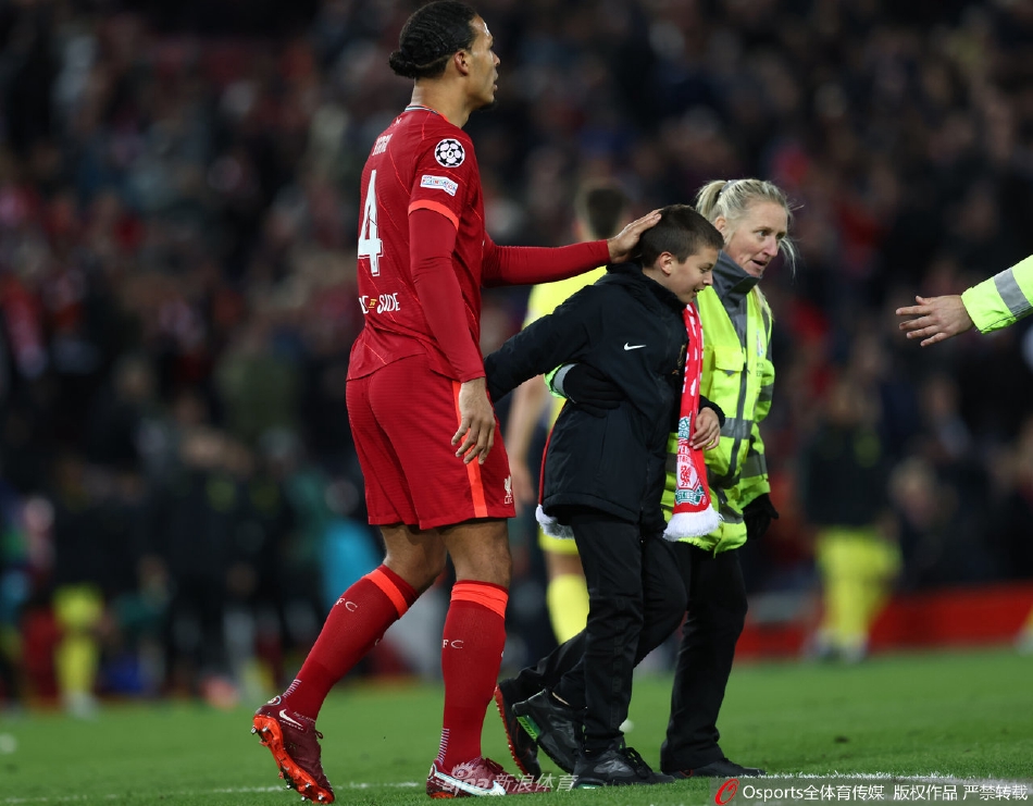 [欧冠]利物浦2：0胜比利亚雷亚尔 亨德森造乌龙马内破门（欧冠:利物浦2-0完胜莱比锡）
