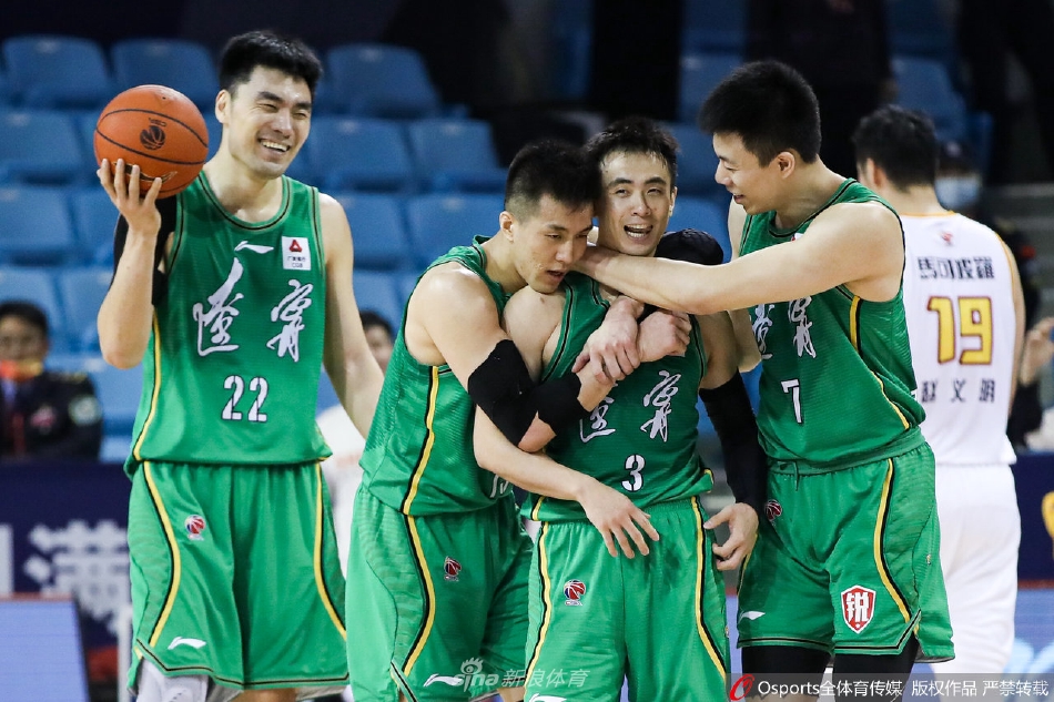 回顾辽篮赛季有爱瞬间（回顾辽篮赛季有爱瞬间视频）