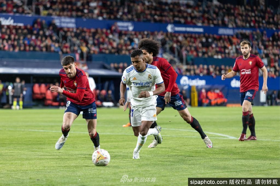[西甲]皇马客场3-1奥萨苏纳（西甲:皇马闷平奥萨苏纳暂时登顶）