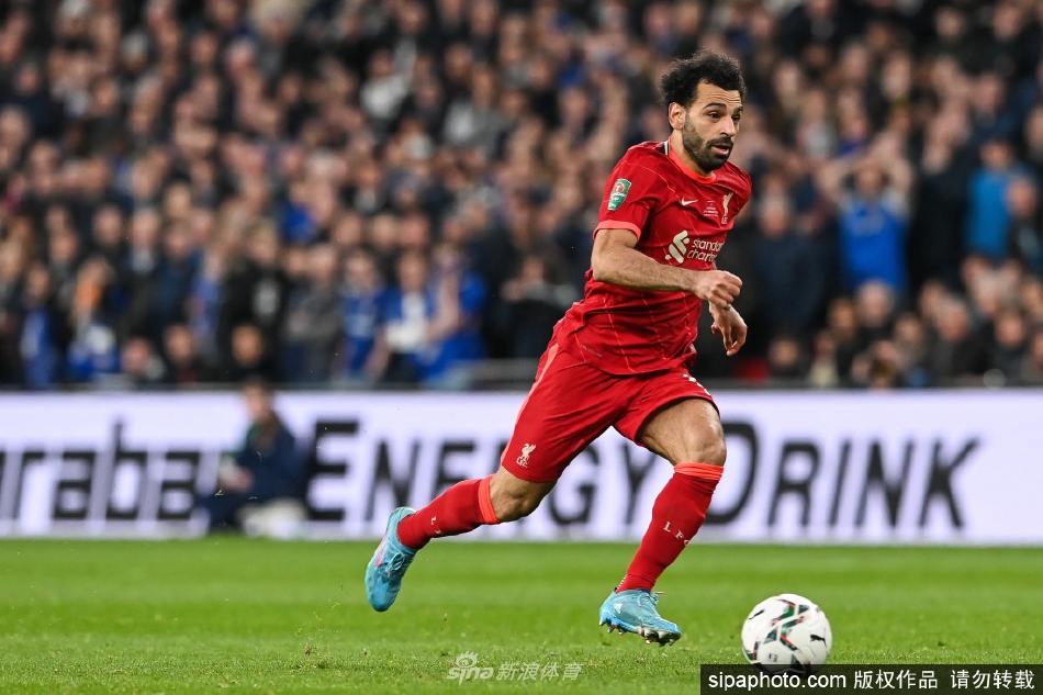 萨拉赫代表利物浦对曼联打进9球 追平杰拉德并列队内历史最多(利物浦队的萨拉赫)