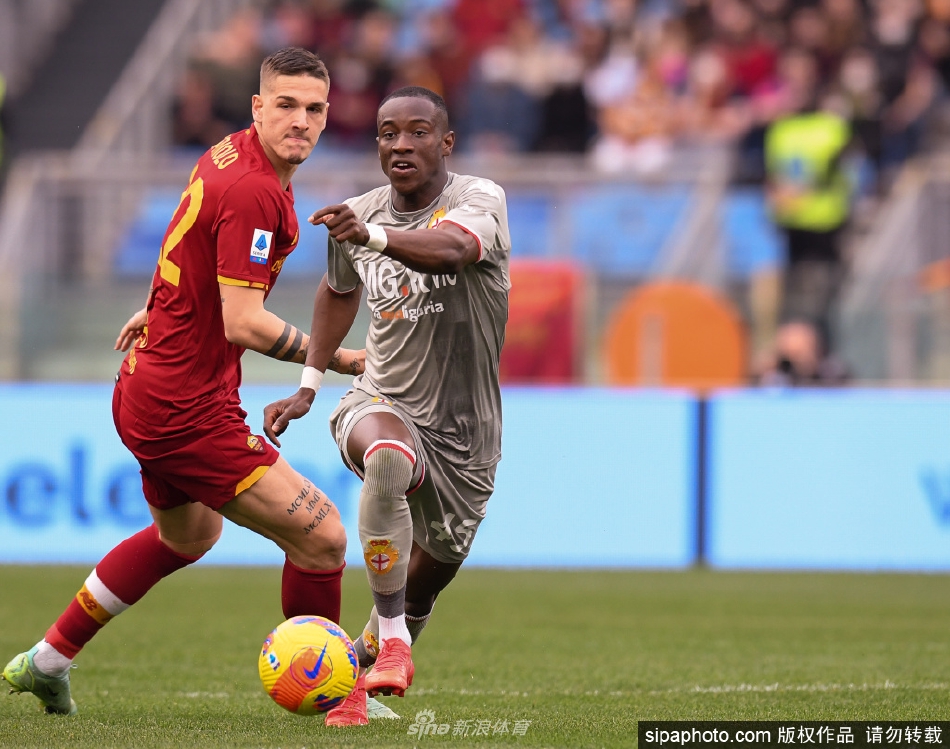 扎尼奥洛是罗马队史最年轻欧战戴帽球员（罗马小将扎尼奥洛女友）