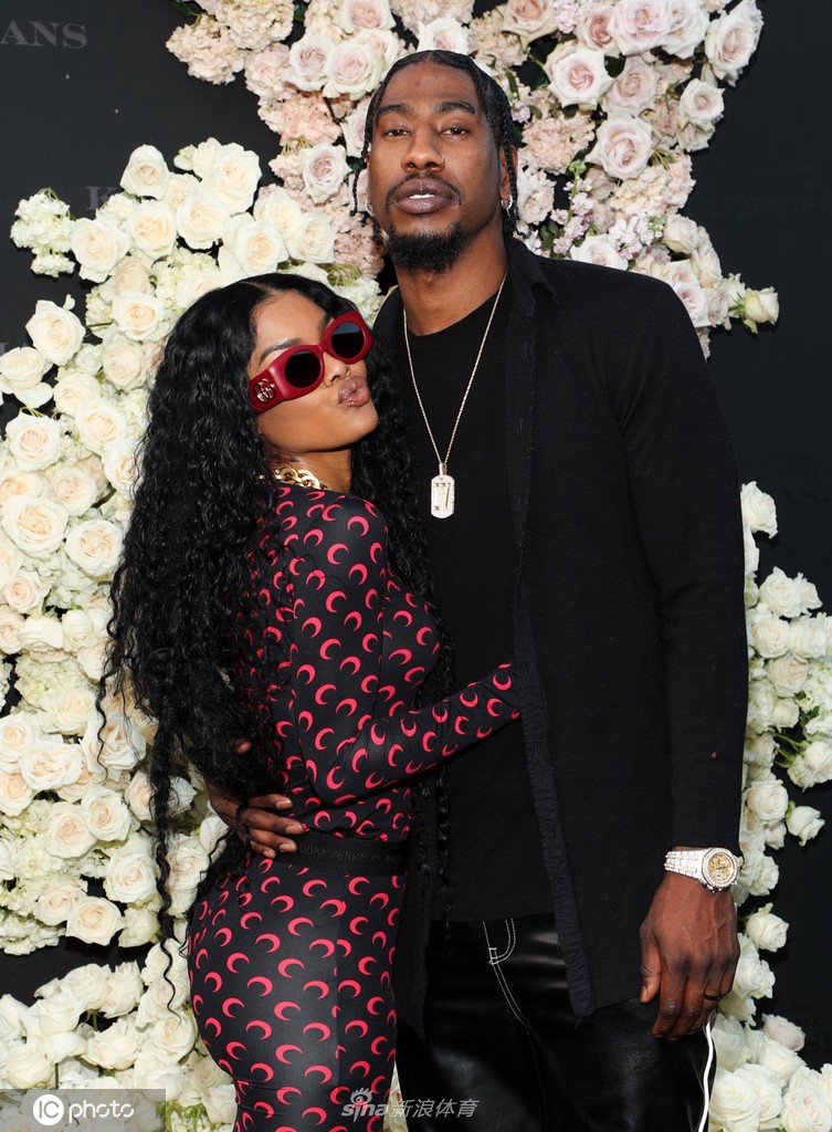 卡戴珊家族全新真人秀发布会 香波特携爱妻现身助阵（卡戴珊新造型）