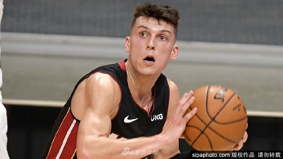 希罗本赛季作为替补共计20次得到至少25分 30年来首人