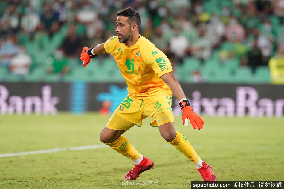 贝蒂斯和38岁门将布拉沃续约至2023年（皇家贝蒂斯门将布拉沃）