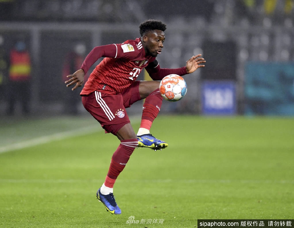 阿方索-戴维斯被评为中北美2021年度最佳球员（阿方索-戴维斯国家队）