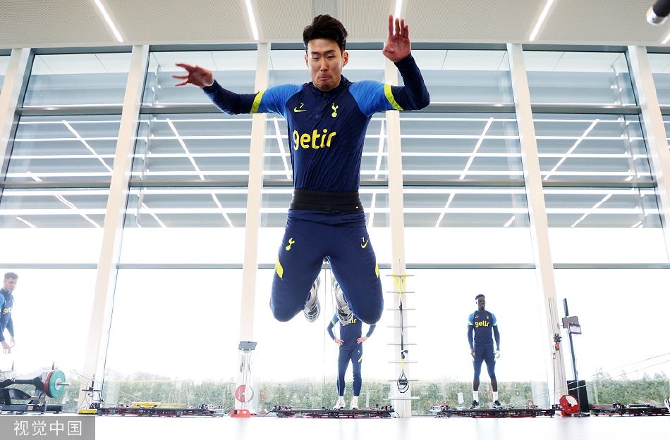 “孙凯”领衔热刺队员健身房进行体能训练（热刺 孙凯）