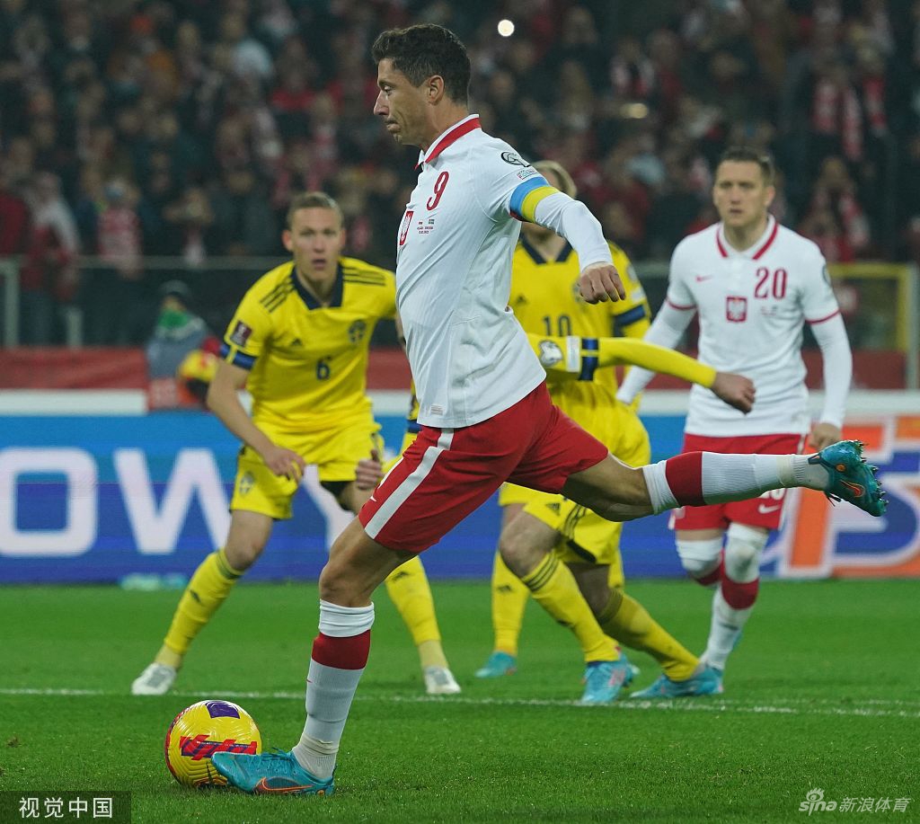 波兰2-0取胜晋级世界杯 莱万破门（波兰队莱万）
