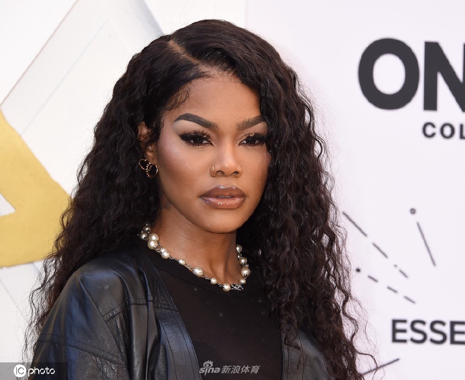 香波特爱妻出席好莱坞黑人女性颁奖典礼 全黑look酷劲十足（nba香波特女友）