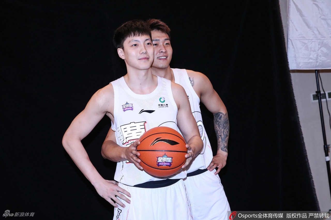 CBA全明星球员写真拍摄花絮 赵睿胡明轩摆造型