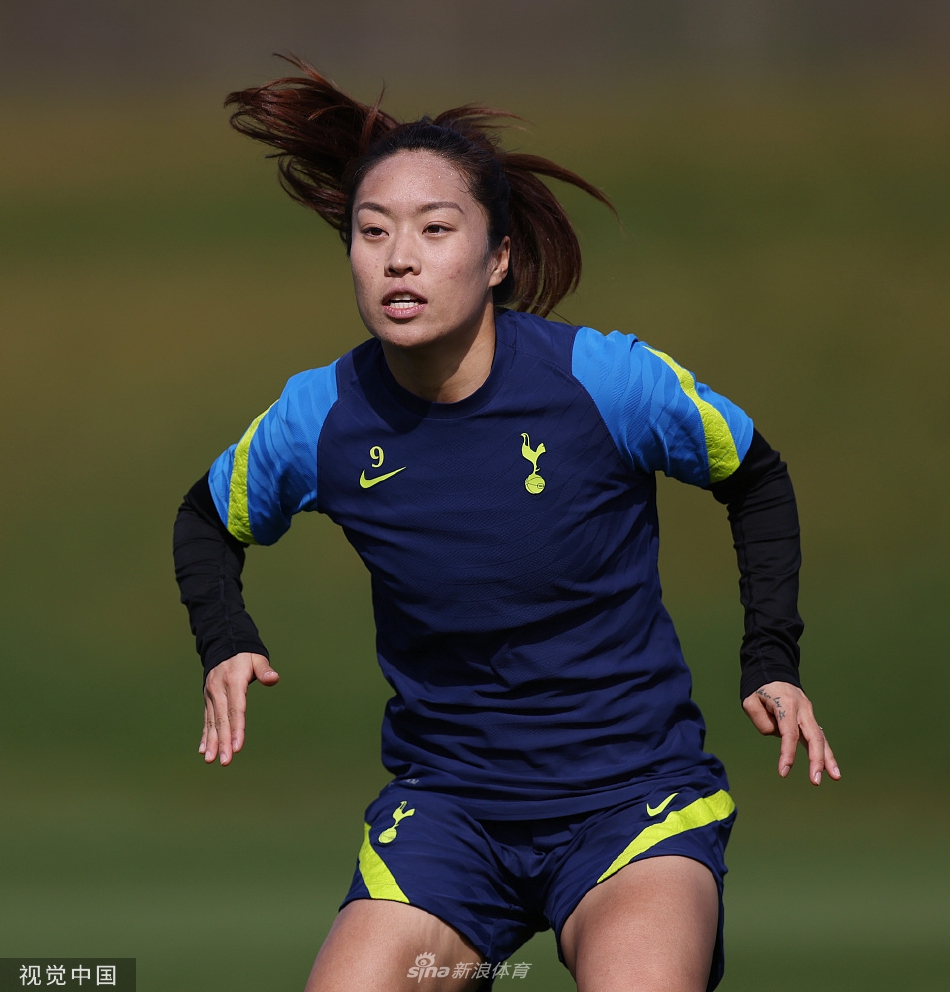 热刺女足训练备战 唐佳丽领衔（热刺女足唐佳丽进球）
