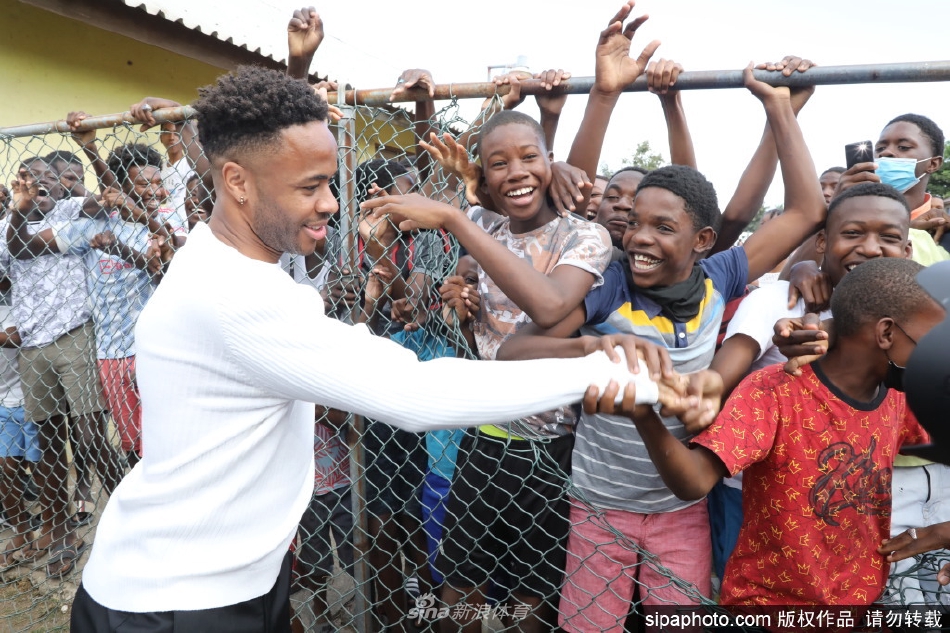 斯特林受皇室邀请参加活动