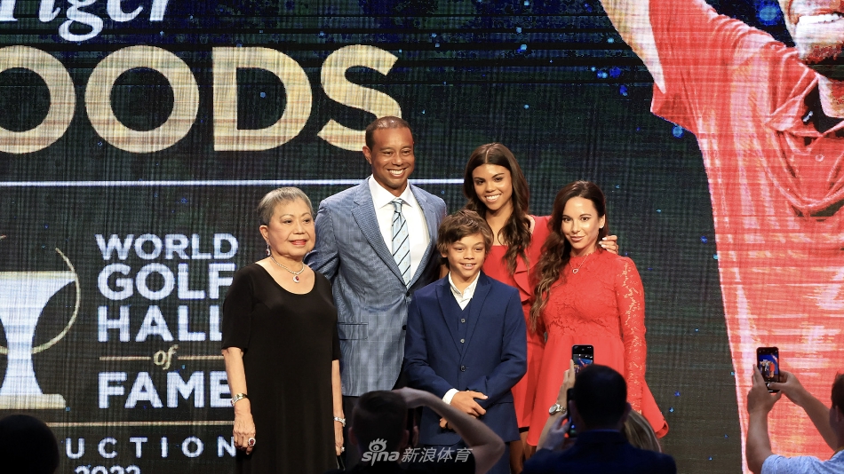老虎伍兹入选高尔夫名人堂（老虎伍兹高尔夫排名）