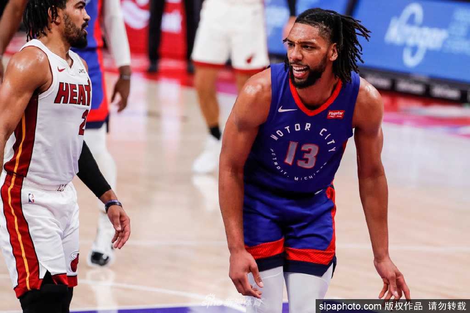 浙江广厦与贾利尔-奥卡福正式签约（浙江广厦外援费尔德最新消息）