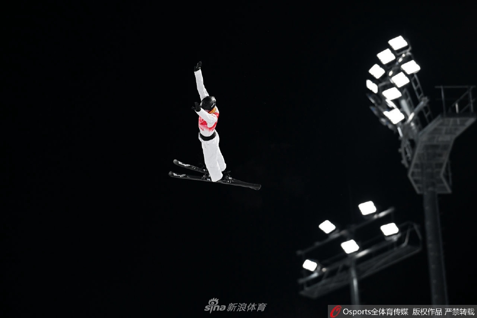 自由式滑雪男子空中技巧资格赛 齐广璞孙佳旭贾宗洋王心迪出战（自由式滑雪男子空中技巧冠军）