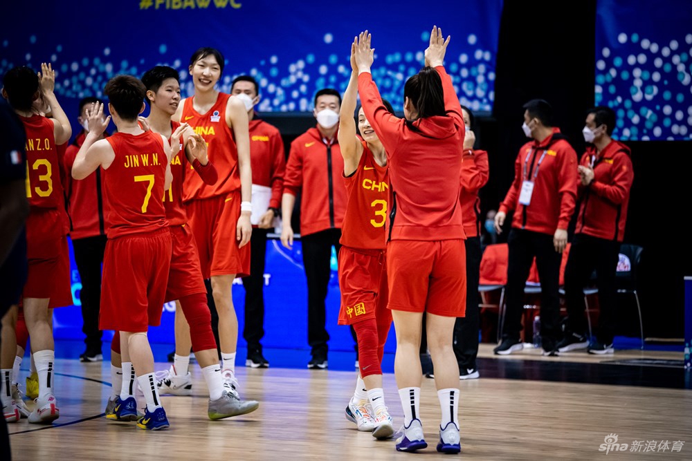 中国女篮103-70法国 3战全胜晋级世界杯（女篮 中国 法国）