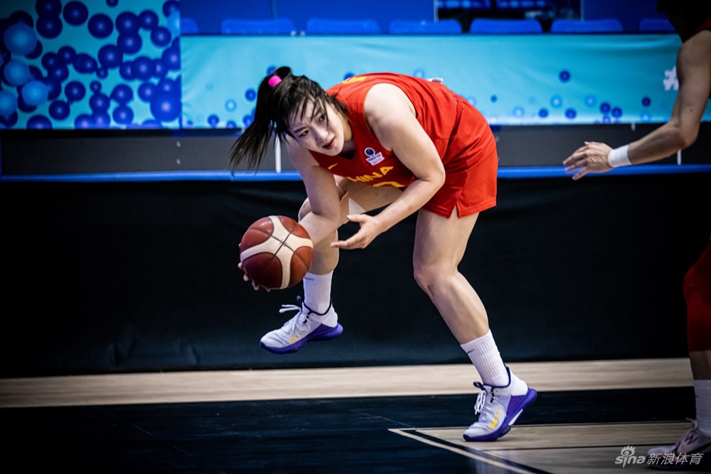 中国女篮103-70法国 3战全胜晋级世界杯（女篮 中国 法国）