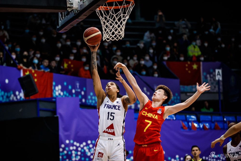 中国女篮103-70法国 3战全胜晋级世界杯（女篮 中国 法国）