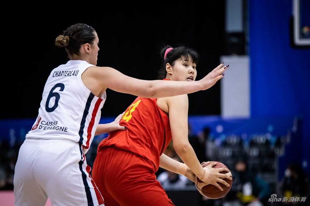 中国女篮103-70法国 3战全胜晋级世界杯（女篮 中国 法国）