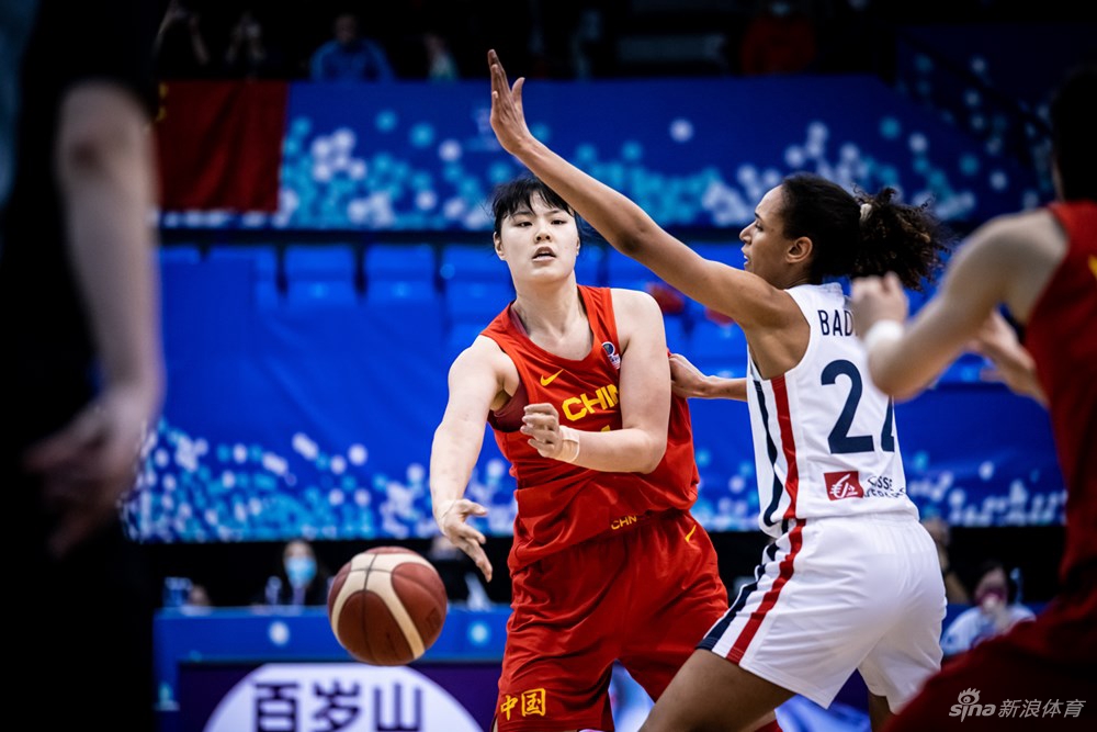 中国女篮103-70法国 3战全胜晋级世界杯（女篮 中国 法国）