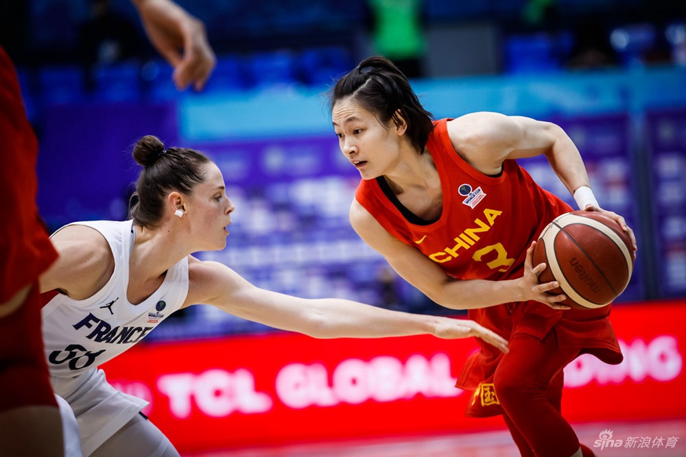 中国女篮103-70法国 3战全胜晋级世界杯（女篮 中国 法国）