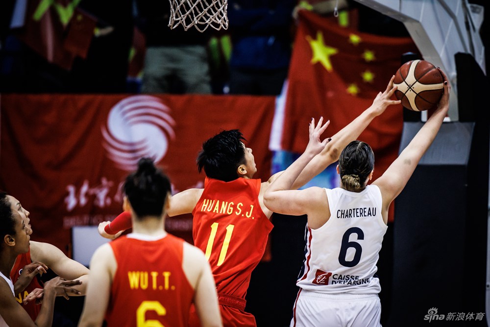 中国女篮103-70法国 3战全胜晋级世界杯（女篮 中国 法国）