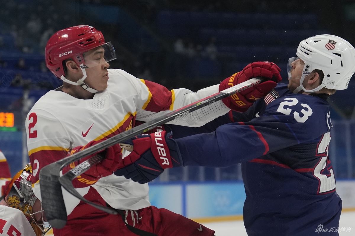 新浪直击男子冰球中国0-8美国（中国男子冰球联赛）