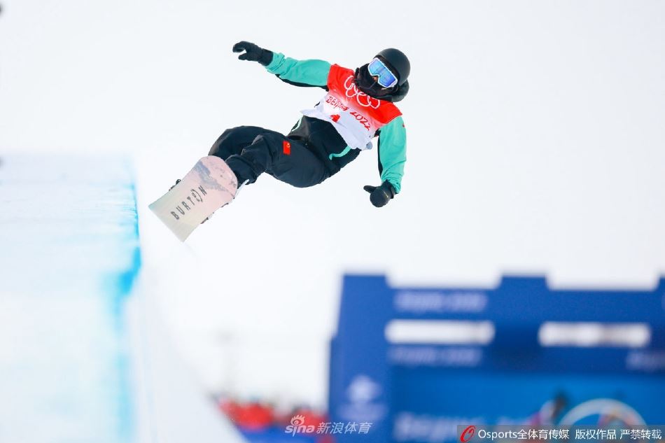 单板滑雪女子U型场地技巧资格赛 蔡雪桐、武绍桐、邱冷出战（女子单板滑雪u型池女选手都谁）