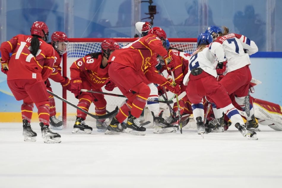 新浪直击冬奥会女子冰球 中国1-3捷克（冬奥会女子冰球决赛）