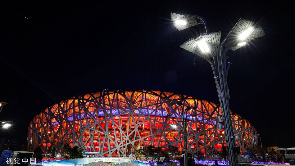 夜色中的国家体育场“鸟巢”