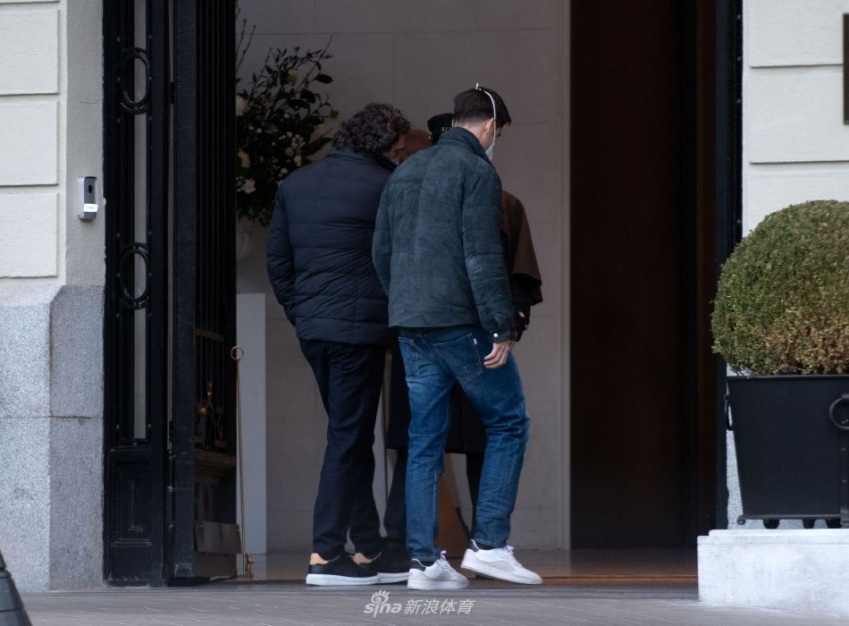 莫拉塔与经纪人现身马德里 大梦想家下一站何去何从（莫拉塔加盟马竞）